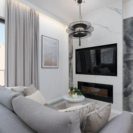 Amber Bay - Homfi Collection