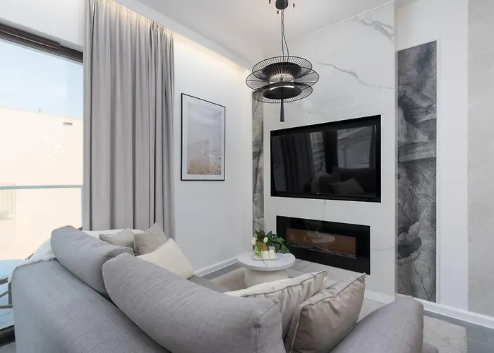 Amber Bay - Homfi Collection